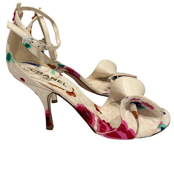 Chanel White Floral Canvas Bow Ankle Strap Sandals - Picture 3 of 12